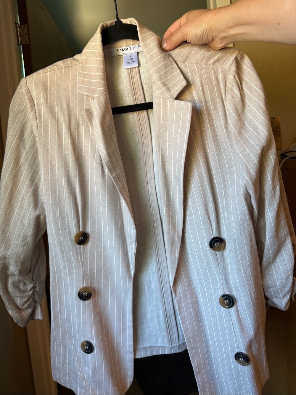 Carole Wren Beige Pinstripe
Blazer Taupe pinstripe